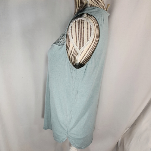 H&M Blue/Green Lace Front Neckline Sleeveless Top Size Medium - Picture 4 of 8
